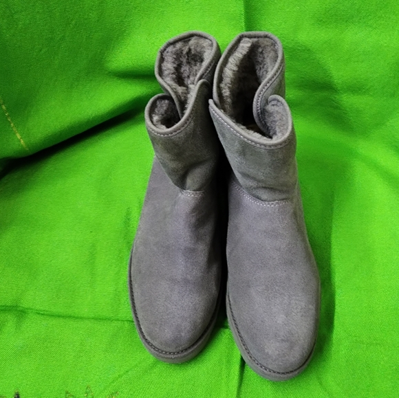 UGG Women's Classic Mini II Winter Boots Grey Ankle Authentic Size8 - Picture 4 of 15